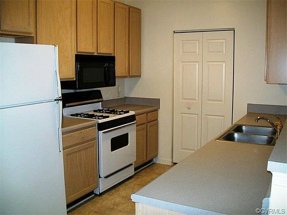 4th image of 9411 Links Ln APT C