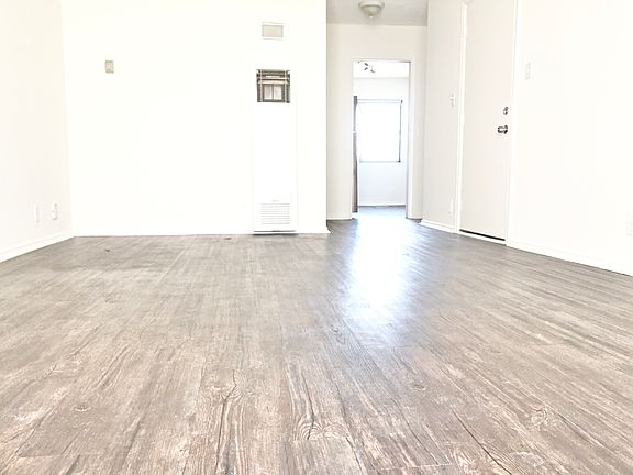 3rd image of 933 Wilcox Ave APT 7
