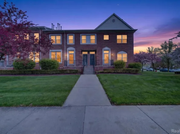 43027 Strand Dr, Sterling Heights, MI 48313