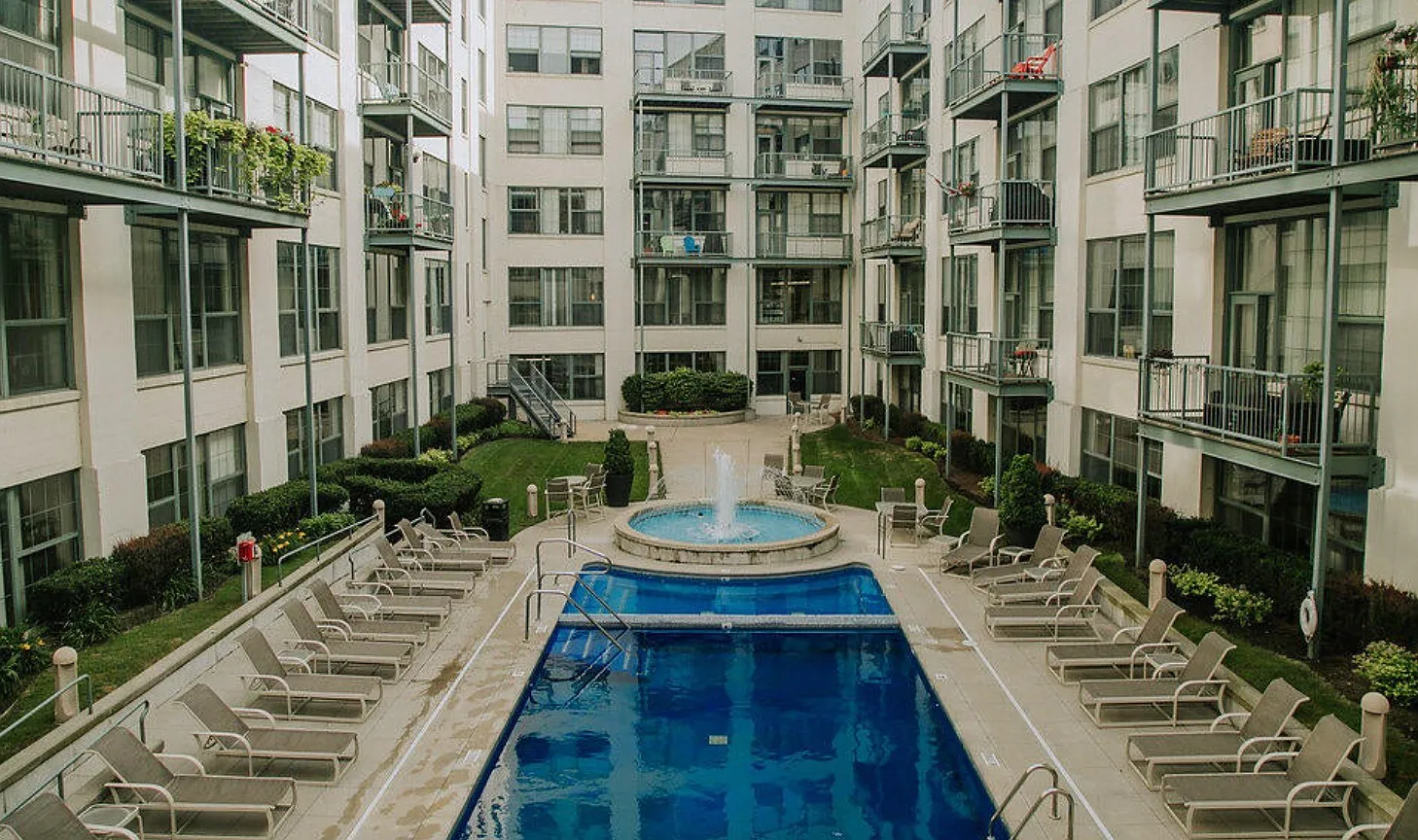 940 Monroe Ave NW - 1 — Photo 3
