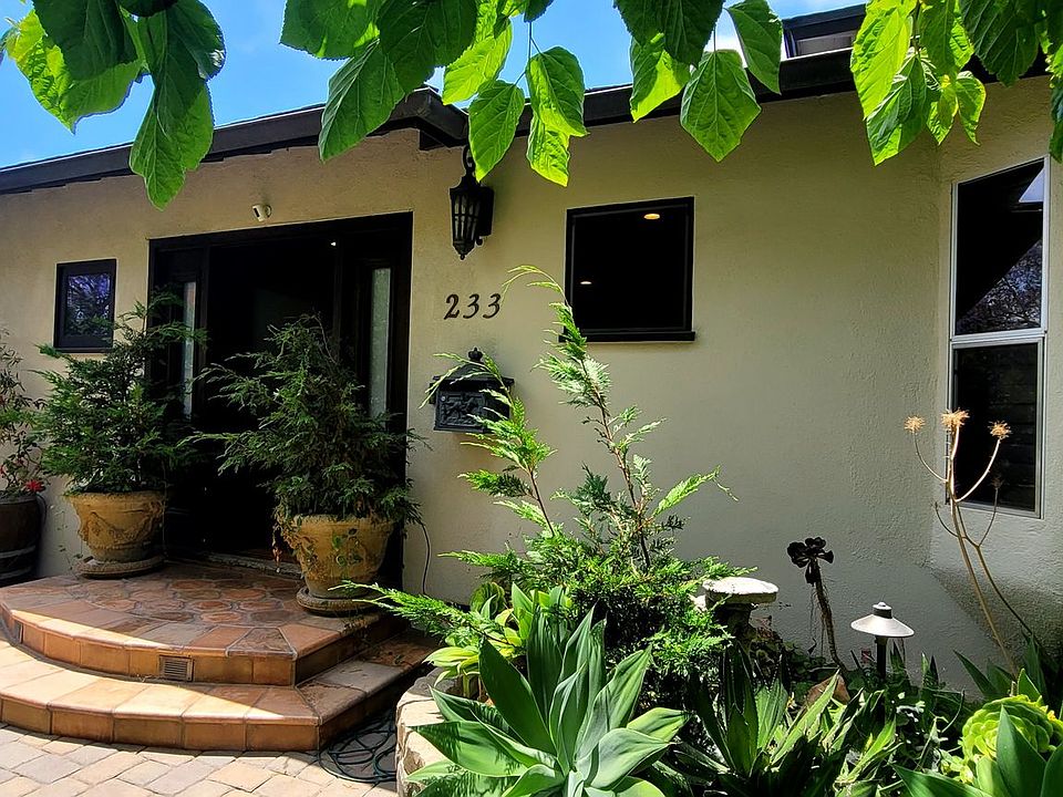 1st image of 233 Agnus Dr