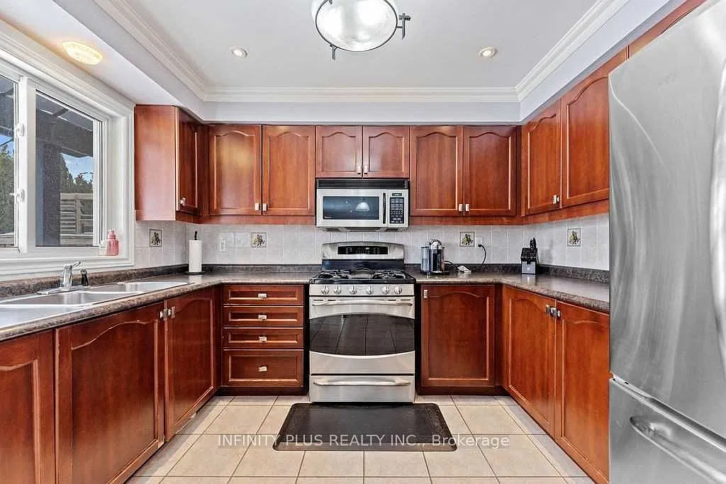 5 bed, $3,300 — Photo 4