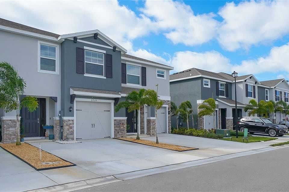 1st image of 8729 Daydream St