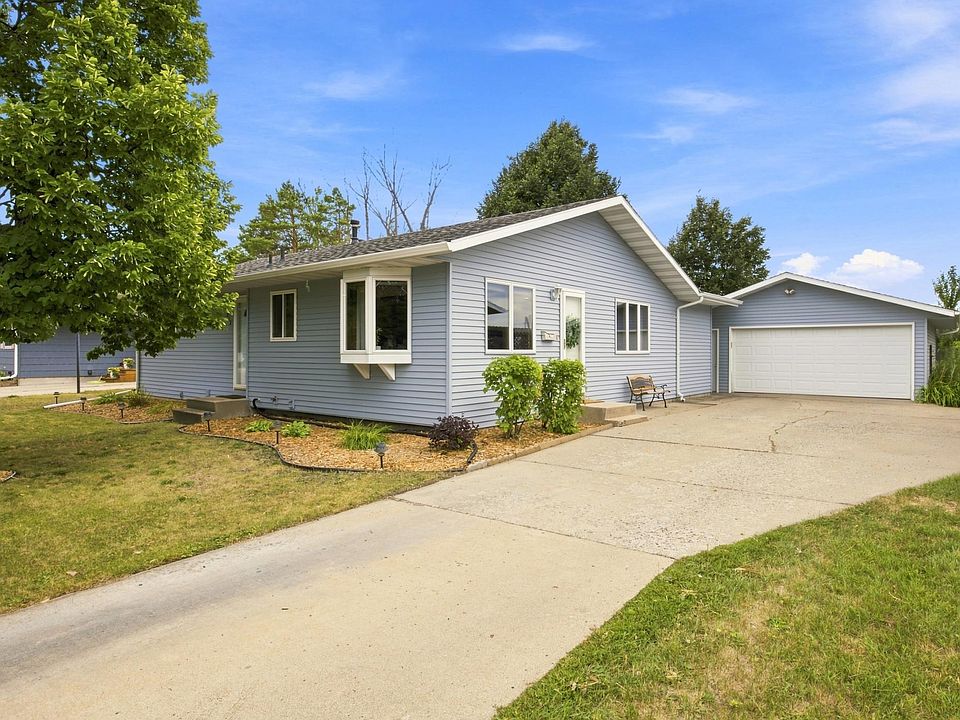 1st image of 519 Appletree Ln
