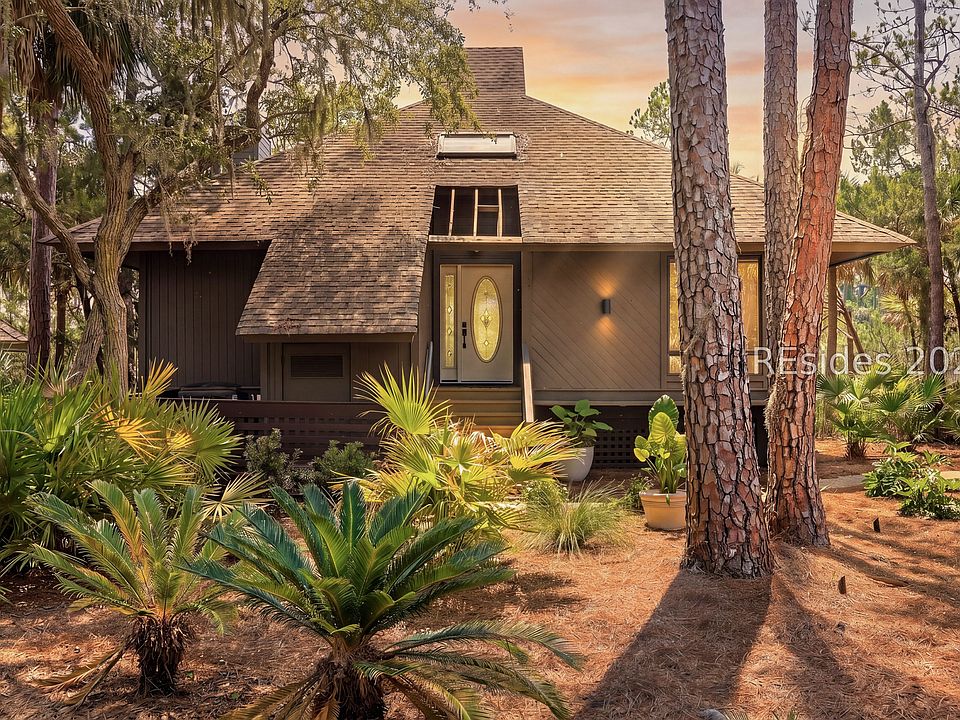 1st image of 12 Palm Isle Ct