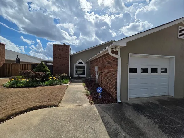 120 Garden Ct, Fayetteville, GA 30215