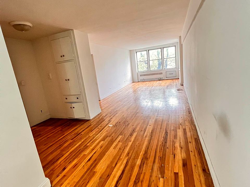1st image of 2355 E 12th St #4Y