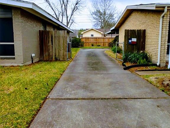 2nd image of 1124 Helen Dr