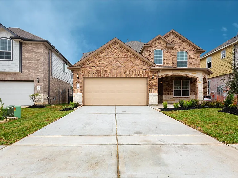 3530 Lake Bella Megan Dr — Photo 1