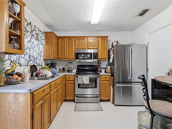 4th image of 3007 Gold Ave