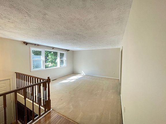 3rd image of 4185 Waterway Dr