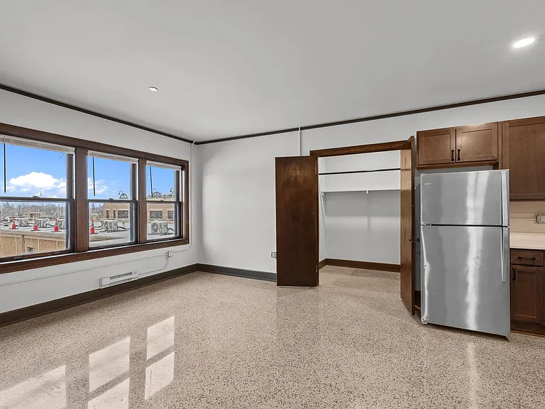Concordia 27 Apartments - Free 1G Internet & Parking — Photo 38