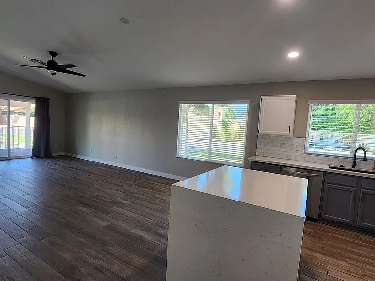 1382 E Butler Cir — Photo 12