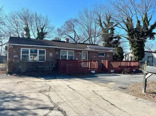 (undisclosed Address), Central Islip, NY 11722