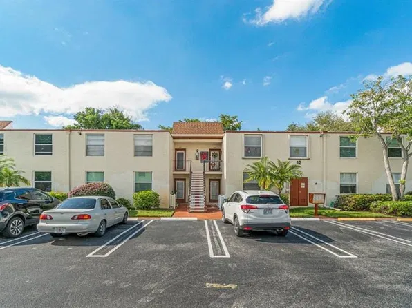 12 Willowbrook Ln APT 104, Delray Beach, FL 33446