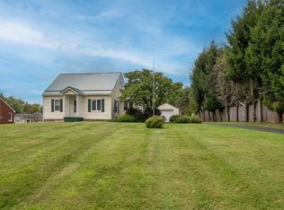 182 Oak Manor Dr, Natrona Heights, PA 15065
