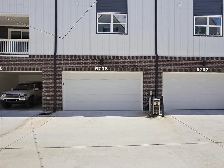 5706 Sofias Cir — Photo 1