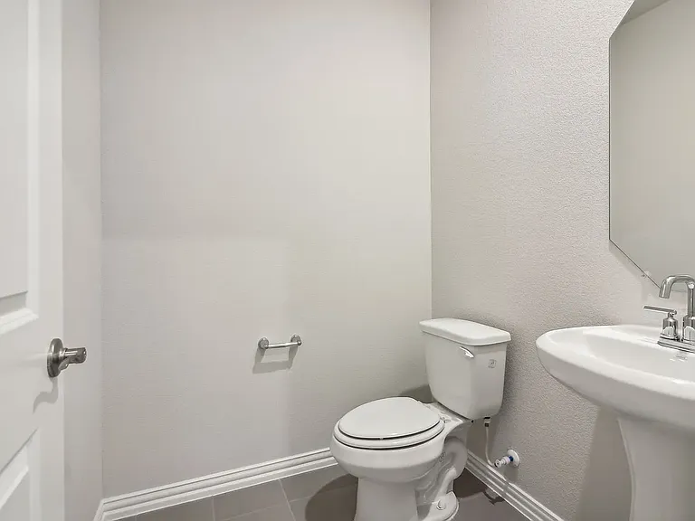 901 Edgehurst Dr — Photo 26