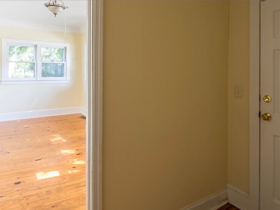 1st image of 295 Cleveland Ave #1