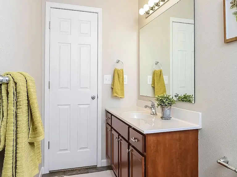 1040 Broken Ridge Dr — Photo 25
