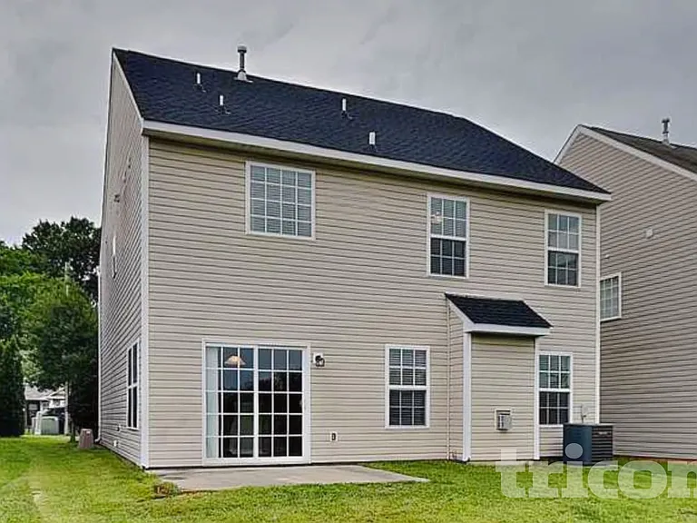 11311 Breezehill Ln — Photo 17