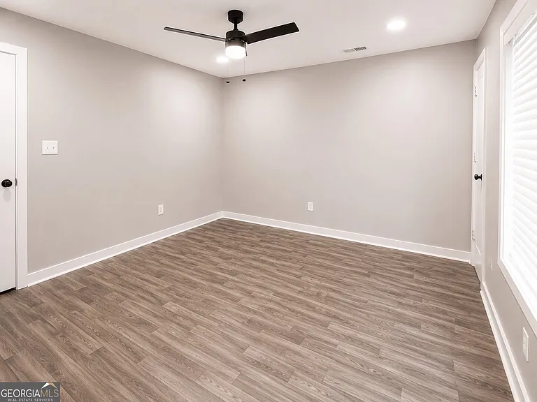100 Summerwood Dr — Photo 8