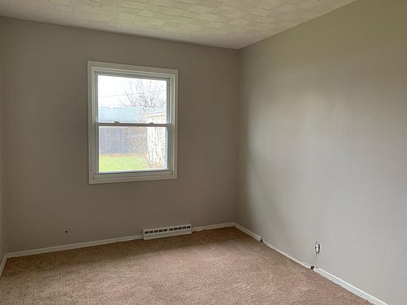 3rd image of 2733 Dakota Dr
