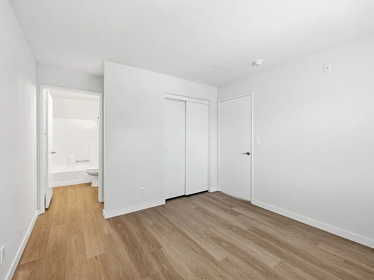 Westgate Apartments — Photo 15