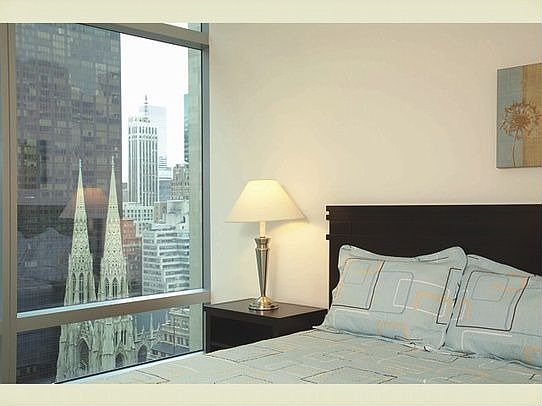 3rd image of 18 W 48th St APT 31B