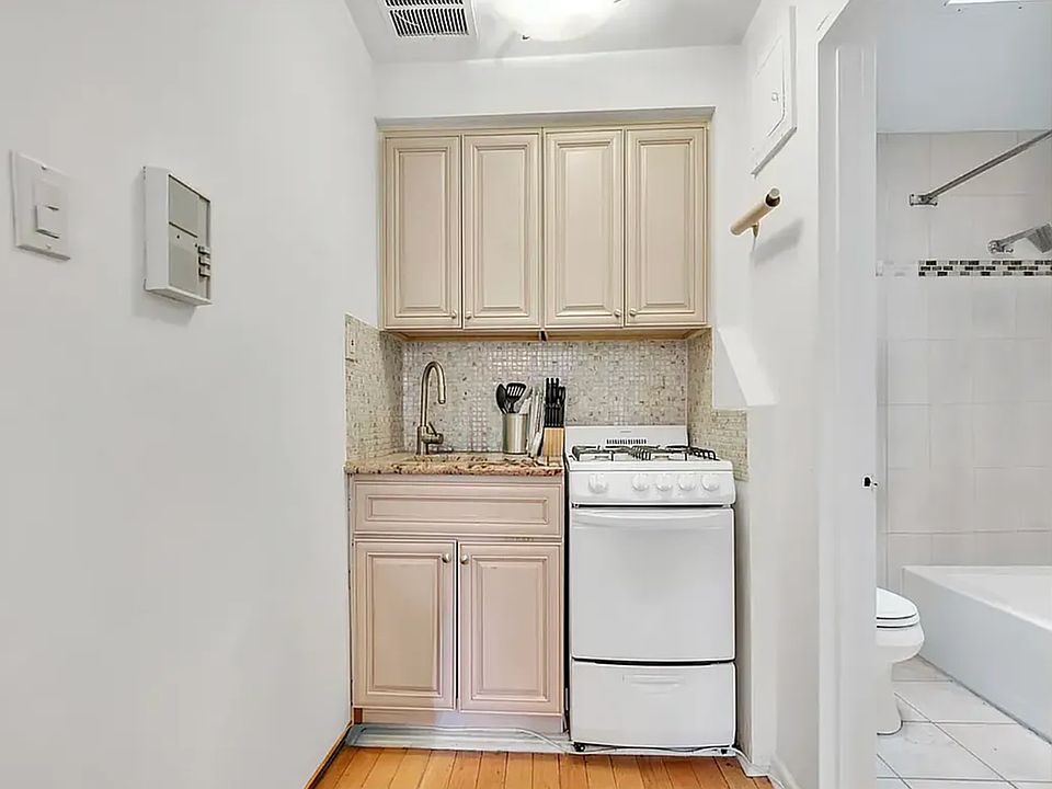 2nd image of 235 E 60th St APT 3F