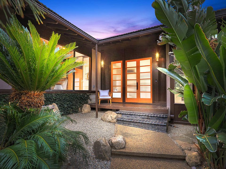 1st image of 3118 E Villa Knolls Dr