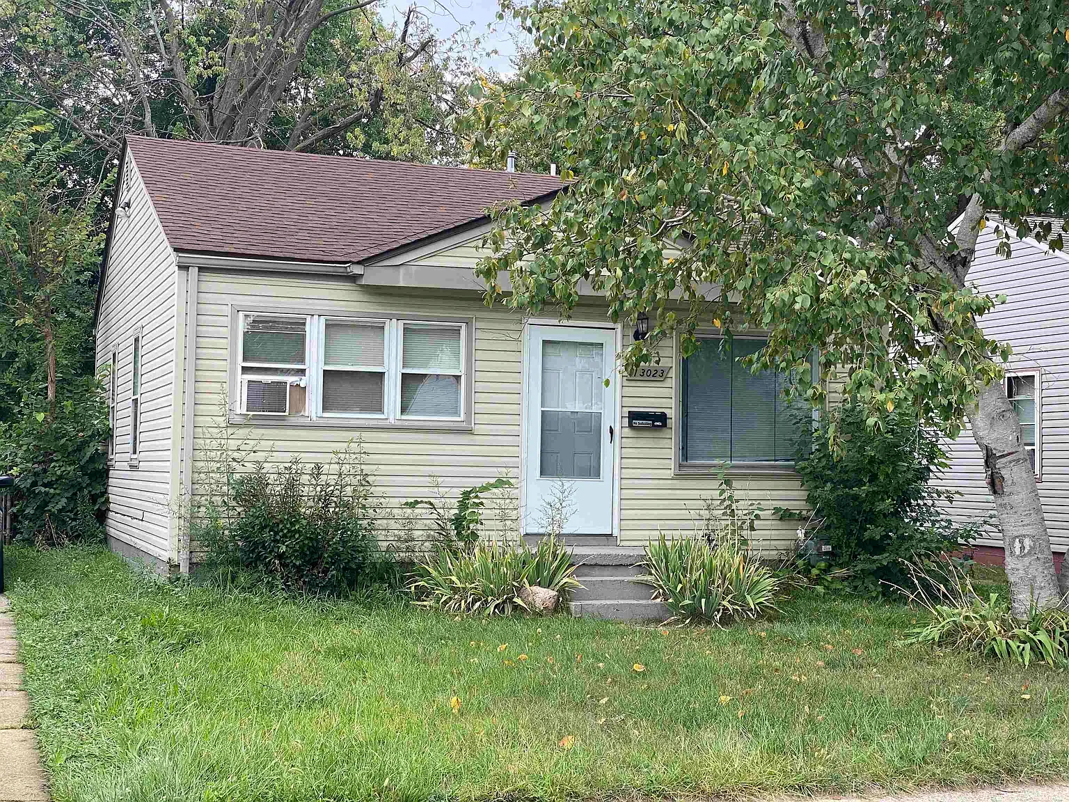 13023 E Sarsfield Ave photo 1