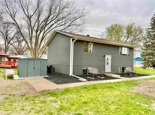815 Driftwood St, Correctionville, IA 51016