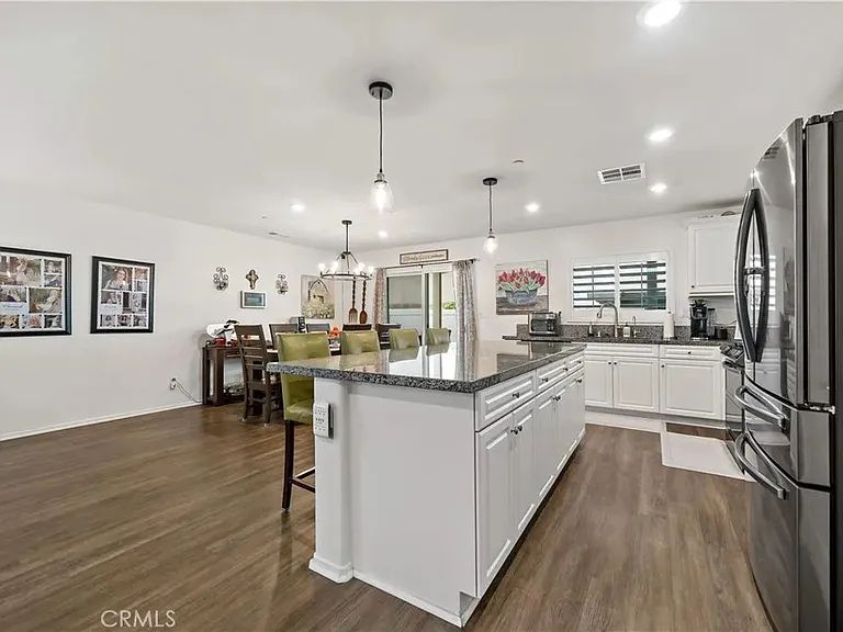 23300 Old Lake Dr — Photo 3