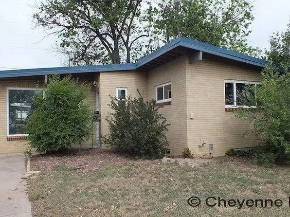 808 Windmill Rd, Cheyenne, WY 82001