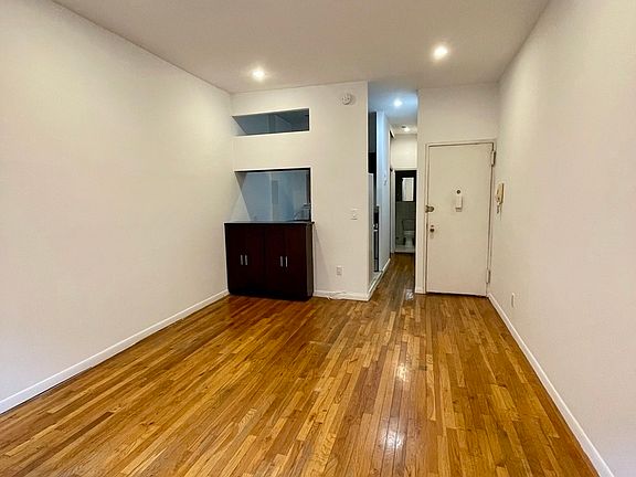 3rd image of 214 E 83rd St #2E