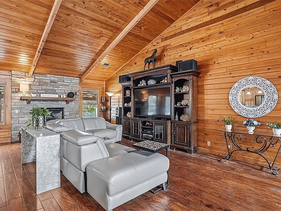 2nd image of 39730 Carlton Rd