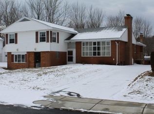 82 Common St, Barre, MA 01005