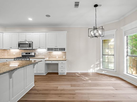 3rd image of 10 Trelon Dr