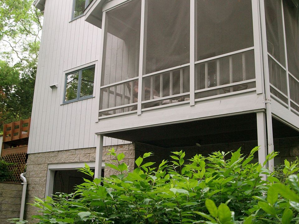 2nd image of 50 Green Mill Ln