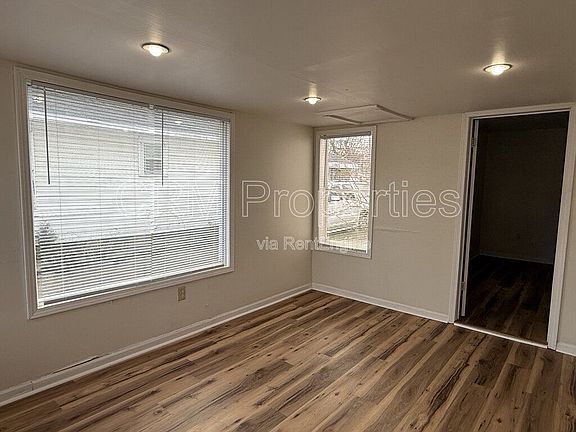 5th image of 1125 N Bell St