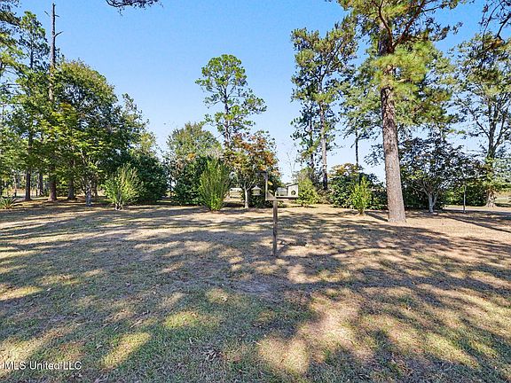 3rd image of 2672 Dickerson Sawmill Rd