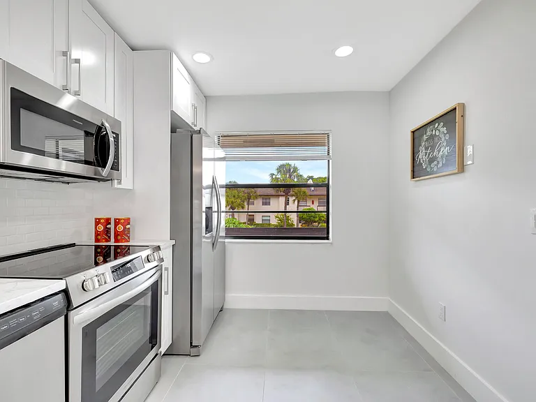 7898 Eastlake Dr #7D — Photo 22