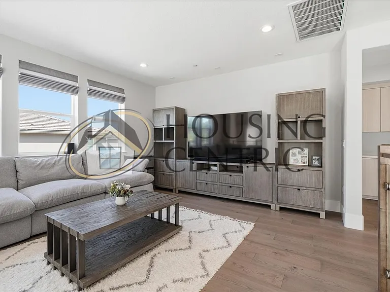 1390 Wheeler Peak Ct — Photo 30