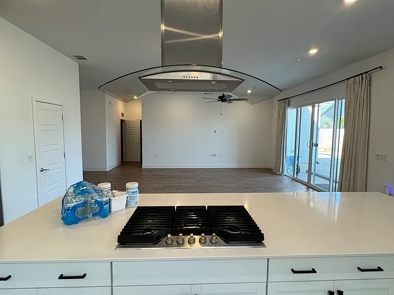 525 E Riverway Ave — Photo 11