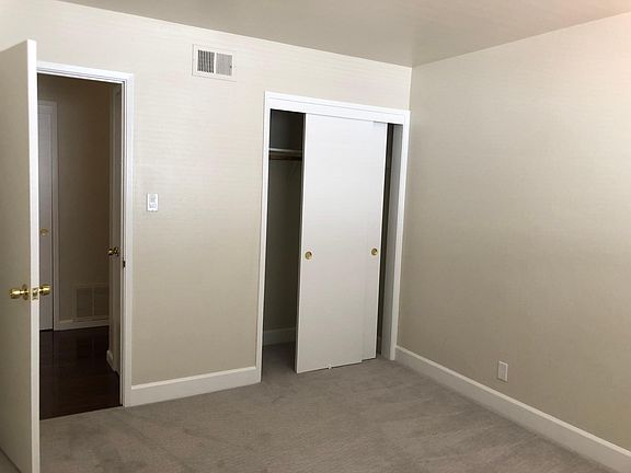 5th image of 239 Willow Ave APT 4