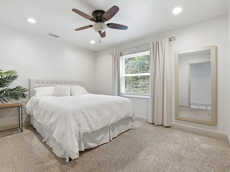 15600 Rolling Meadows Cir — Photo 10