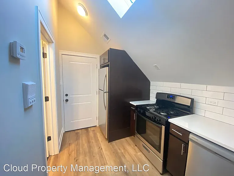 2401 S Homan Ave #3F — Photo 4