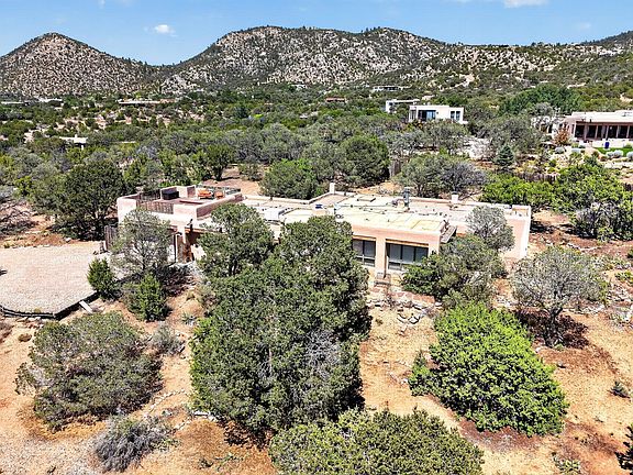 3rd image of 6 Cloudstone Dr