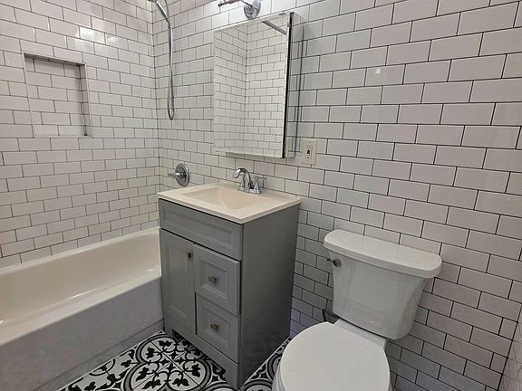 5th image of 344 Knickerbocker Ave #L